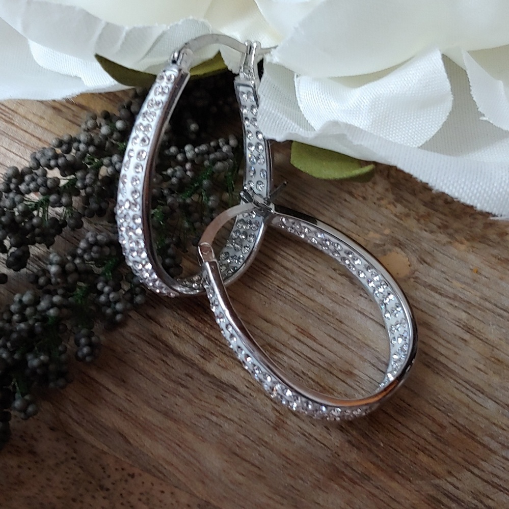 !!SOLD!! ~Brand New! Stunning Hoop Earrings